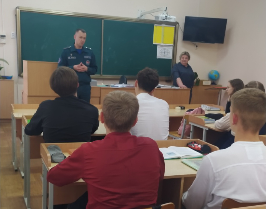 Профориентационная встреча с инспектором Ленинского РОЧС