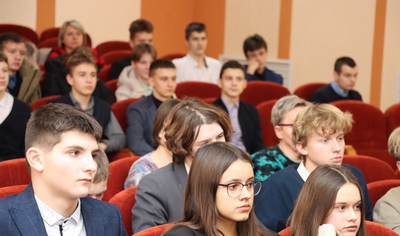 Встреча учащихся с прокурором Кореличского района Виктором Авдокушиным