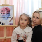 В Кореличах открылась персональная выставка рисунков учащейся средней школы №2  Дарьи Суран «Семь цветов колибри»