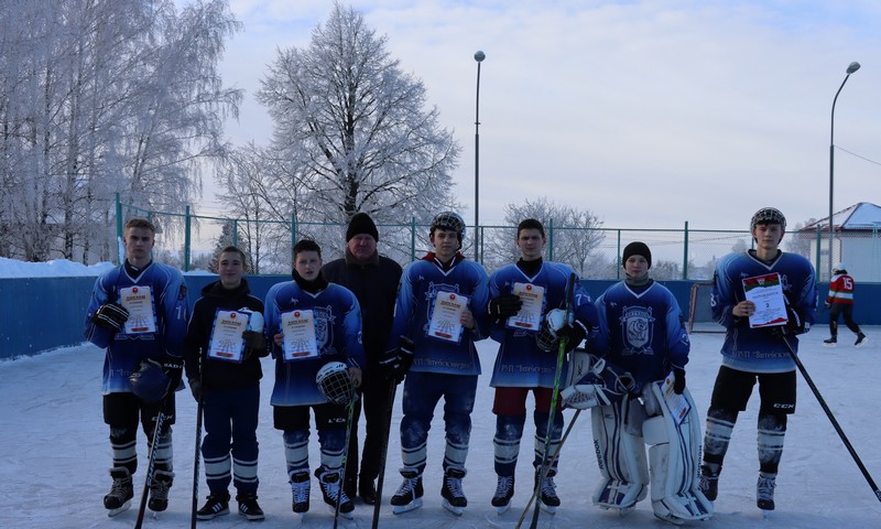 В агрогородке Луки прошли Кореличские районные соревнования по хоккею на призы клуба «Золотая шайба»