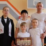 20 апреля учащийся 2 "Б" класса Романюк Матвей и учащаяся 5 "Б" класса со своими мамами и папами приняли участие в районной спартакиада «Папа, мама, я — спортивная семья». Огромное спасибо за участие!!!