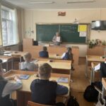 В 5 А классе прошел классный час на тему "Тимуровское движение" в рамках программы "Я. Моя семья. Моя Родина"